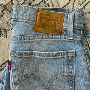 Light-wash Levi’s Wedgie Jeans